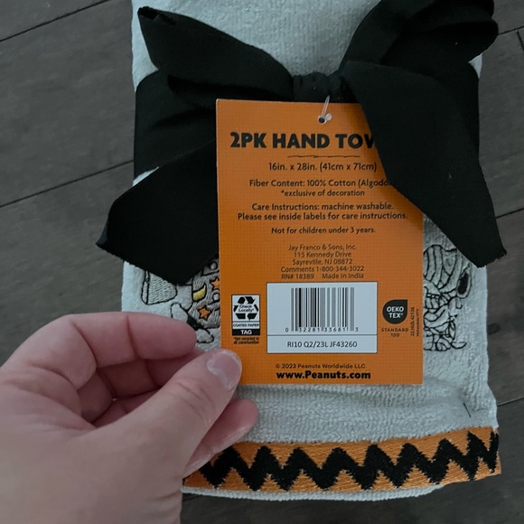 Peanuts Kitchen Peanuts Snoopy Charlie Brown Lucy Halloween Hand